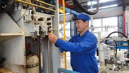 5.1劳动节辛苦的图片,五一劳动节致最美的劳动者