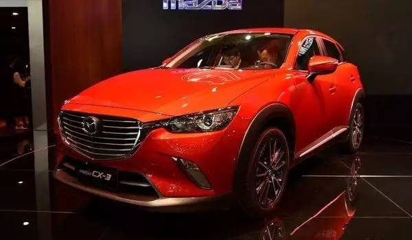 比亚迪上海车展展台人山人海,北京车展国产车展人山人海