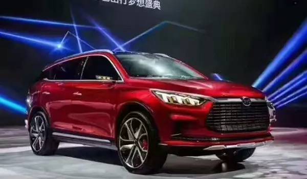 比亚迪上海车展展台人山人海,北京车展国产车展人山人海