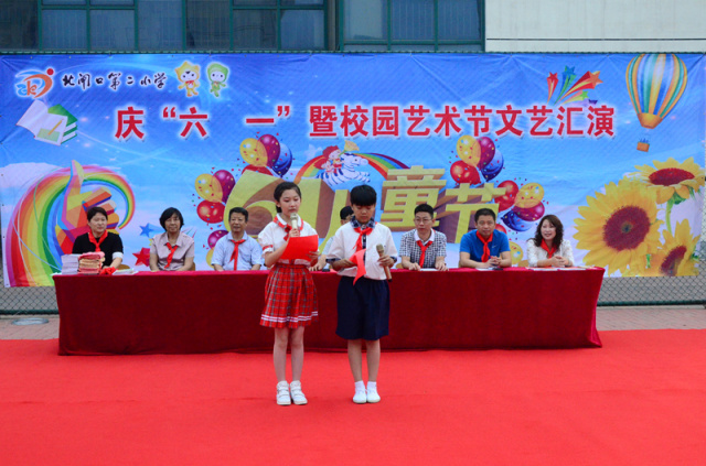 关注小美直播,关注小美头条号