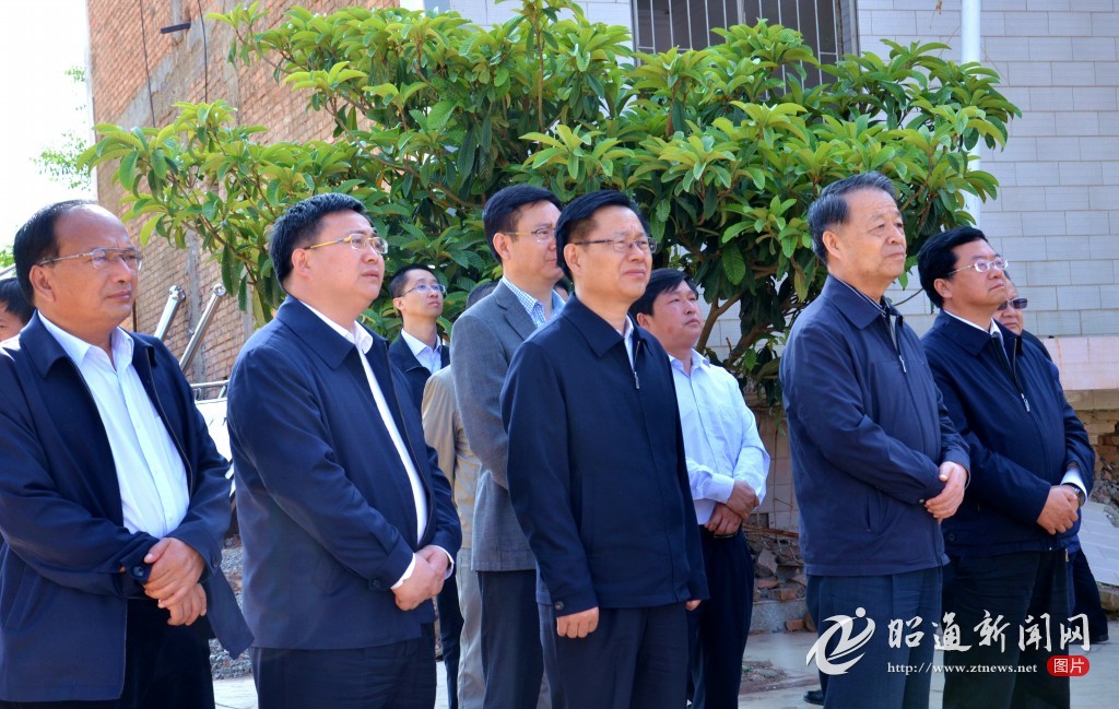 心系交通情牵乌蒙——交通运输部*党**组书记杨传堂赴我市调研侧记