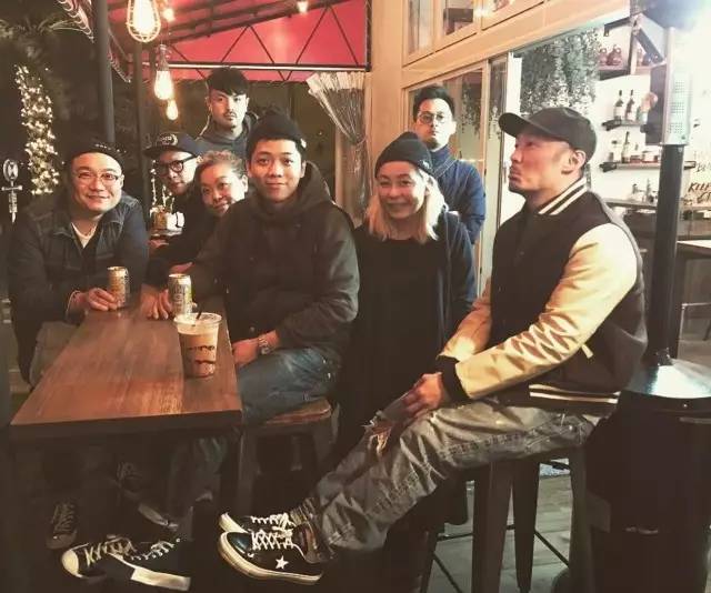 余文乐的穿搭其实挺土的,余文乐羊羔绒穿搭