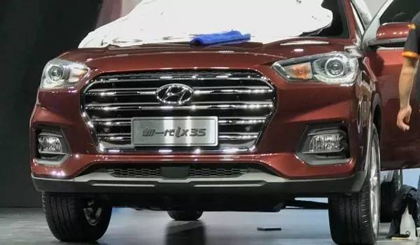 比亚迪上海车展展台人山人海,北京车展国产车展人山人海