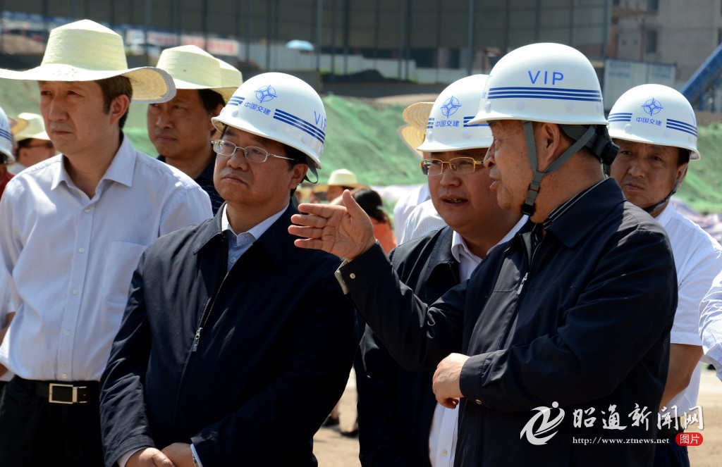 心系交通情牵乌蒙——交通运输部*党**组书记杨传堂赴我市调研侧记