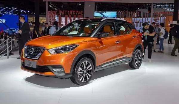 比亚迪上海车展展台人山人海,北京车展国产车展人山人海