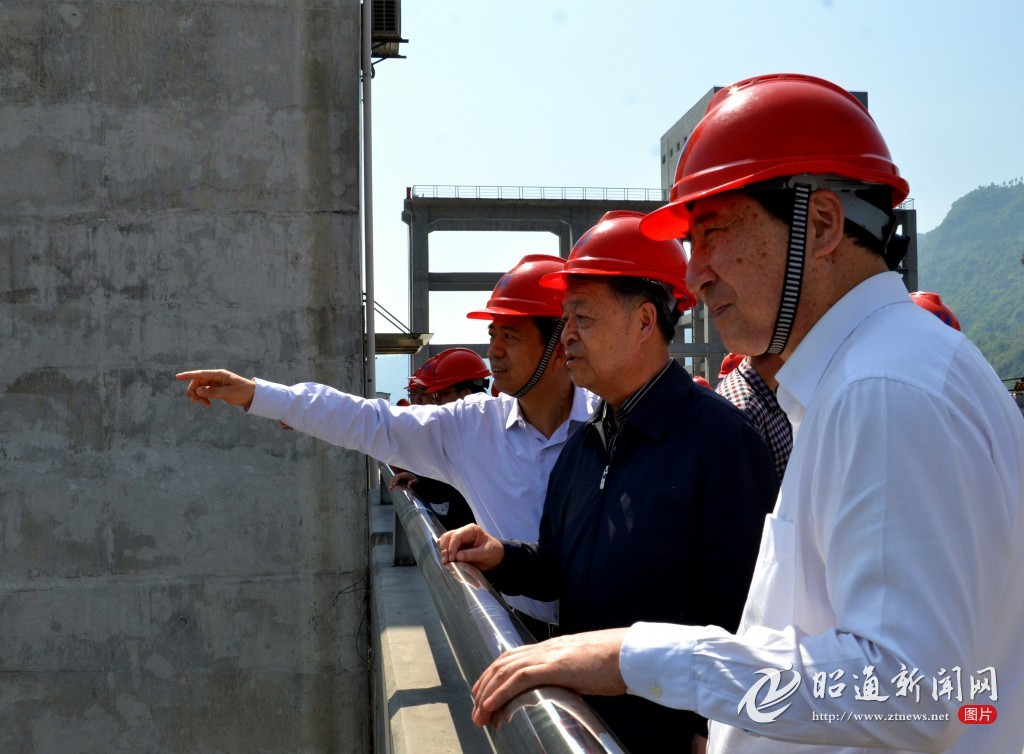 心系交通情牵乌蒙——交通运输部*党**组书记杨传堂赴我市调研侧记