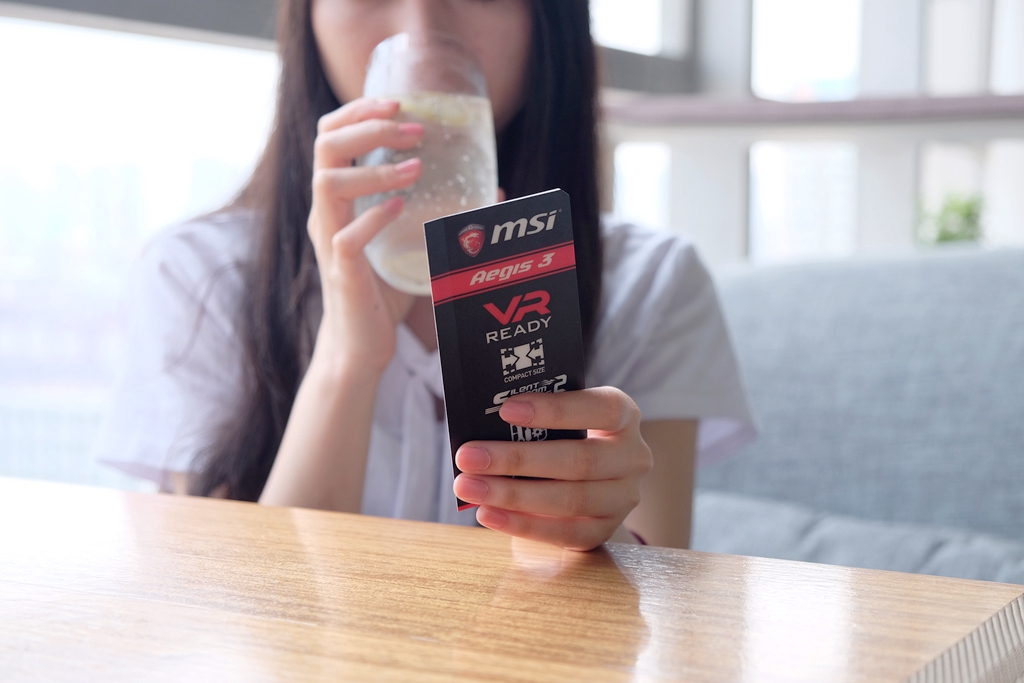 是谁？重头定义电竞主机，全面实测：宙斯盾3/Aegis3