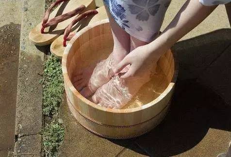 医生脚臭一招根除,学生去脚臭最快的方法