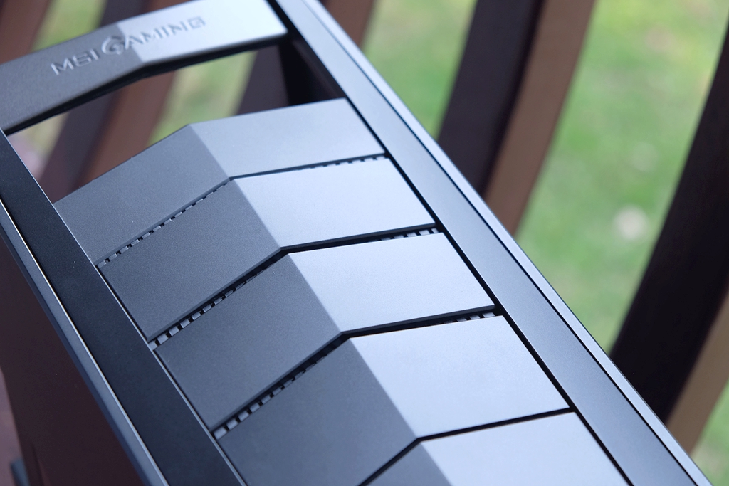 是谁？重头定义电竞主机，全面实测：宙斯盾3/Aegis3