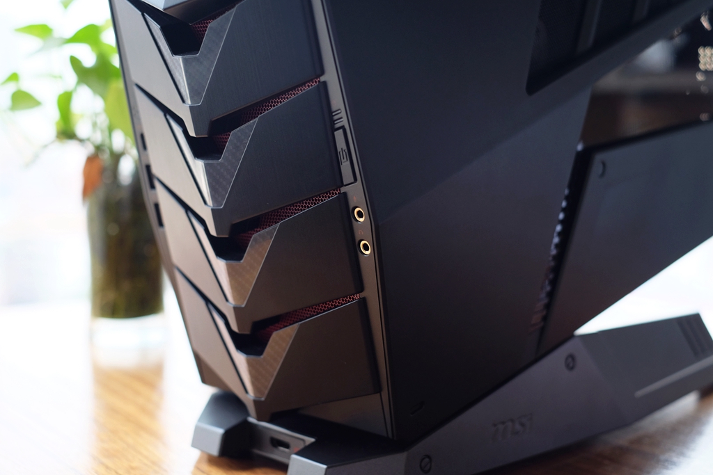 是谁？重头定义电竞主机，全面实测：宙斯盾3/Aegis3