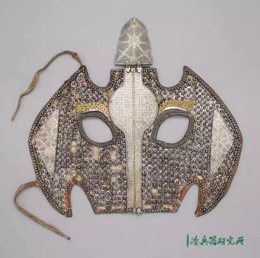 *藏西**宗教活动最特殊的祭品：传统盔甲、马铠和*器武**