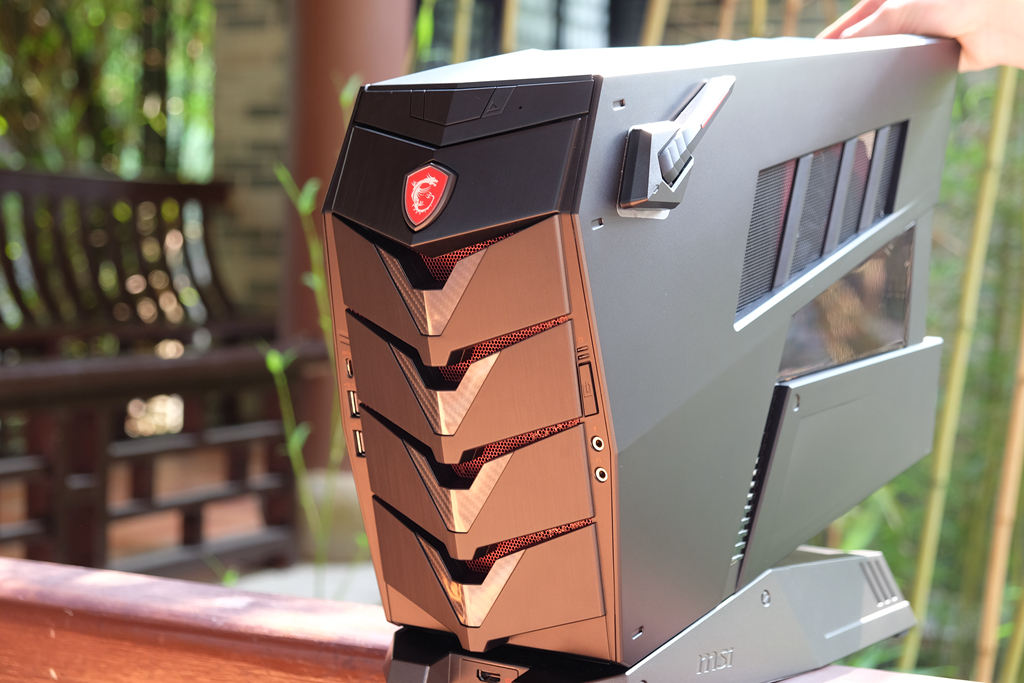 是谁？重头定义电竞主机，全面实测：宙斯盾3/Aegis3