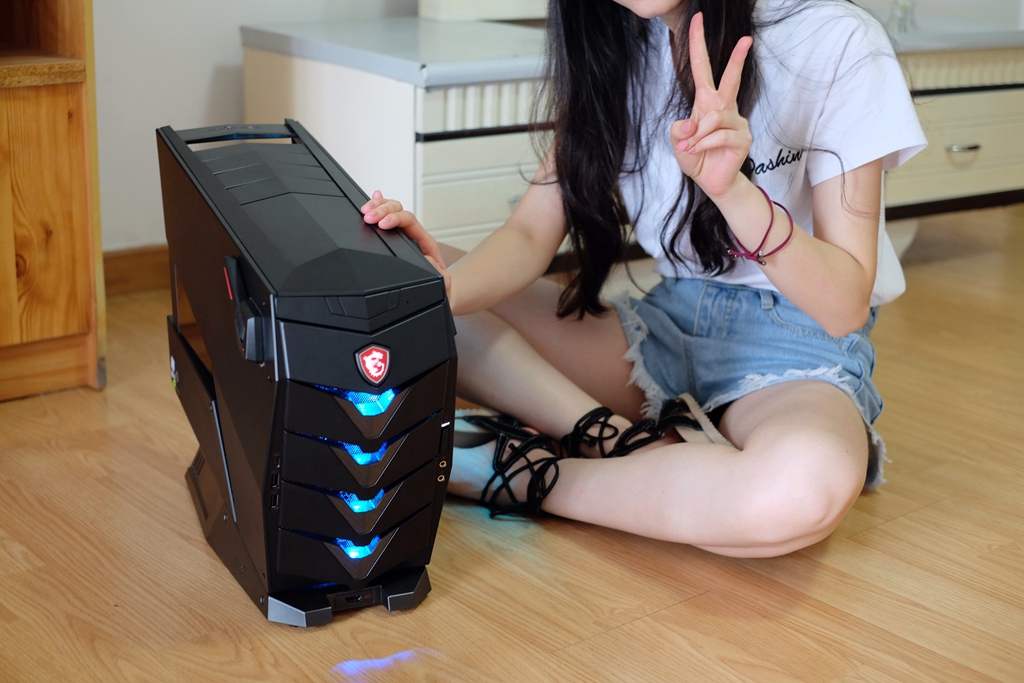 是谁？重头定义电竞主机，全面实测：宙斯盾3/Aegis3