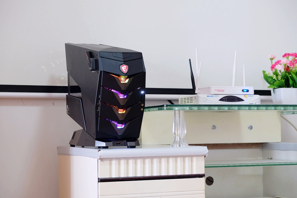 是谁？重头定义电竞主机，全面实测：宙斯盾3/Aegis3