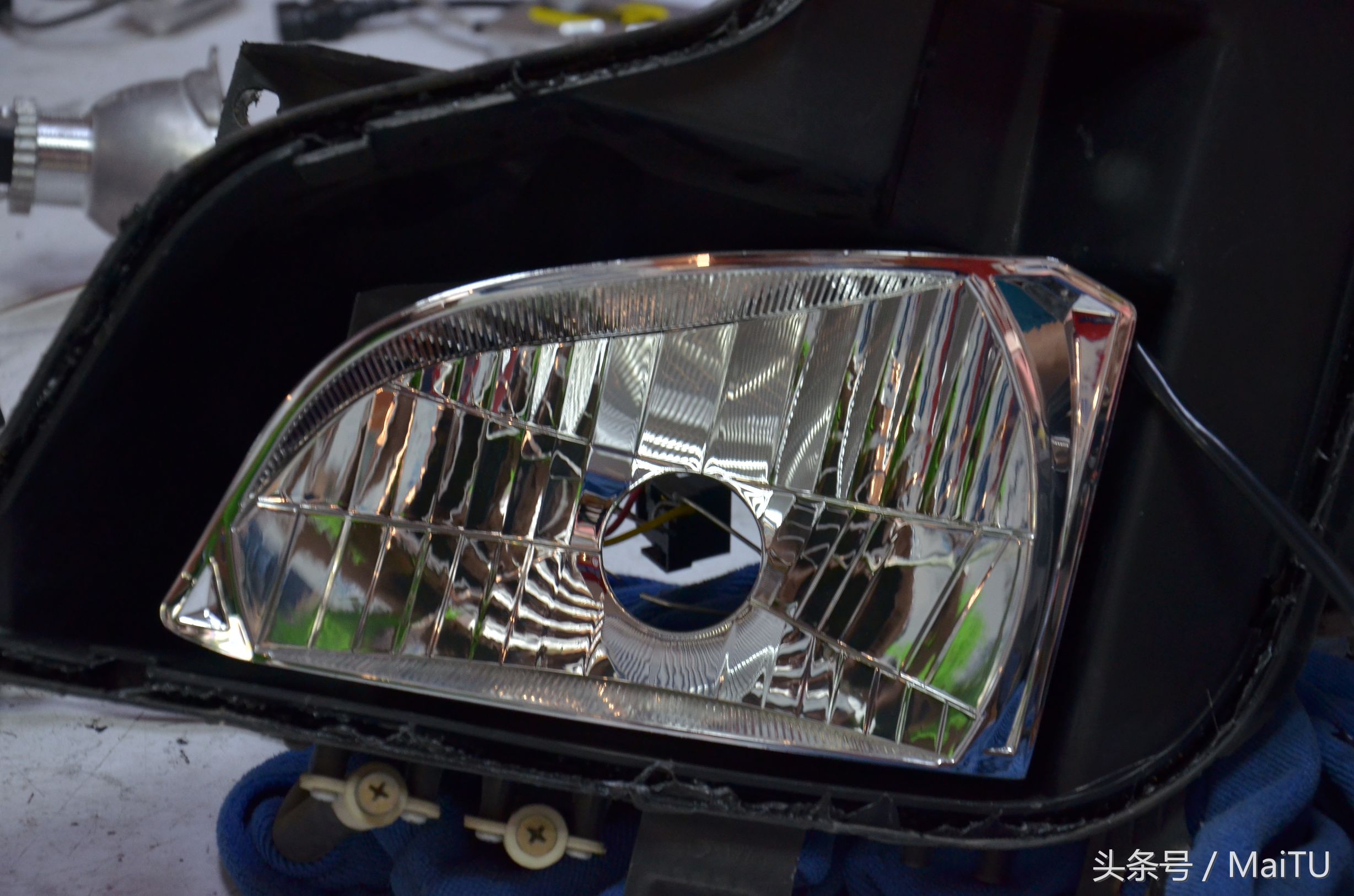 很多老司机都说货车的灯光会害死人，那是他们因为没有按套路来搞
