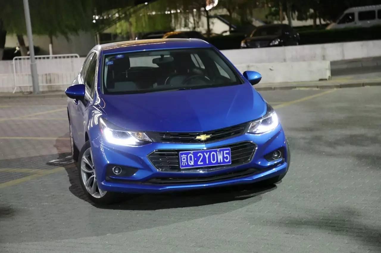 国外科鲁兹两厢掀背版试驾,二手科鲁兹两厢掀背最新用车感受