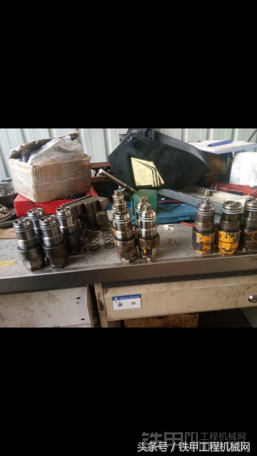 三一七五挖掘机更换安全阀芯视频,挖掘机更换主阀有哪些要关注的