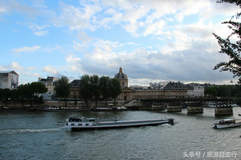 法国巴黎的著名景点和风土人情 (法国巴黎有哪些著名的旅游景点)