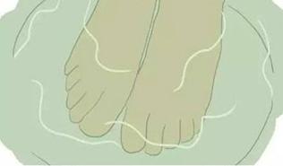 鞋子磨脚有个血泡怎么办,鞋子有脚臭味怎么清洗