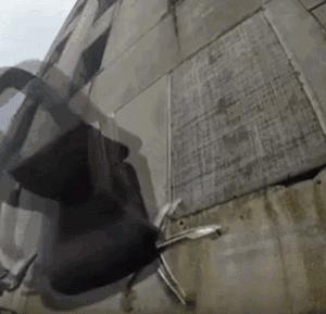 升降椅一秒变*弹炸**！你还敢坐吗？