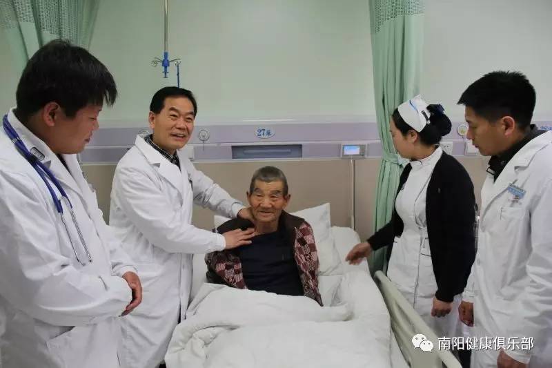 听任统伟讲肿瘤病该怎么治？