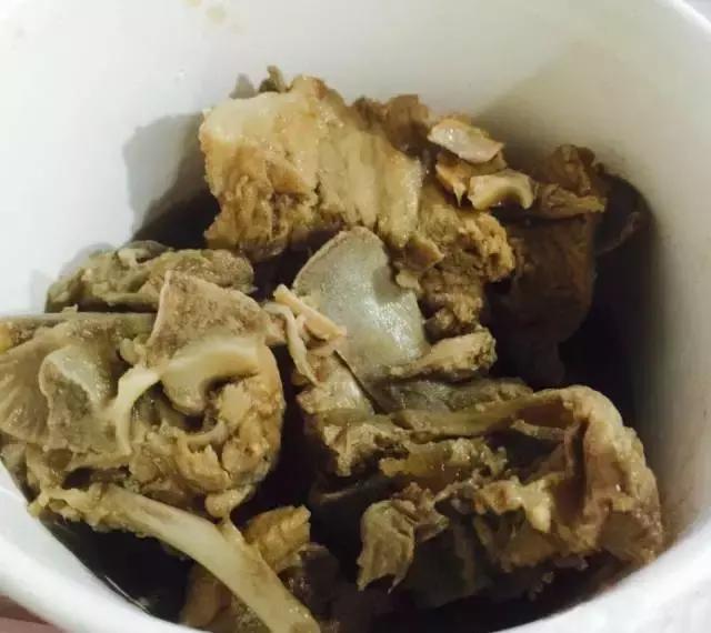 青岛好吃不贵的美食,青岛排名第一排骨米饭