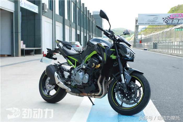 川崎z9002017款感受,川崎z900se和z900re区别