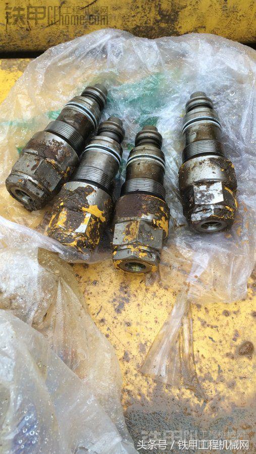 三一七五挖掘机更换安全阀芯视频,挖掘机更换主阀有哪些要关注的