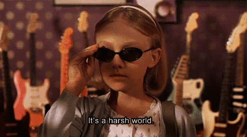 v领上衣时尚显瘦正肩遮肉款,显瘦又清凉