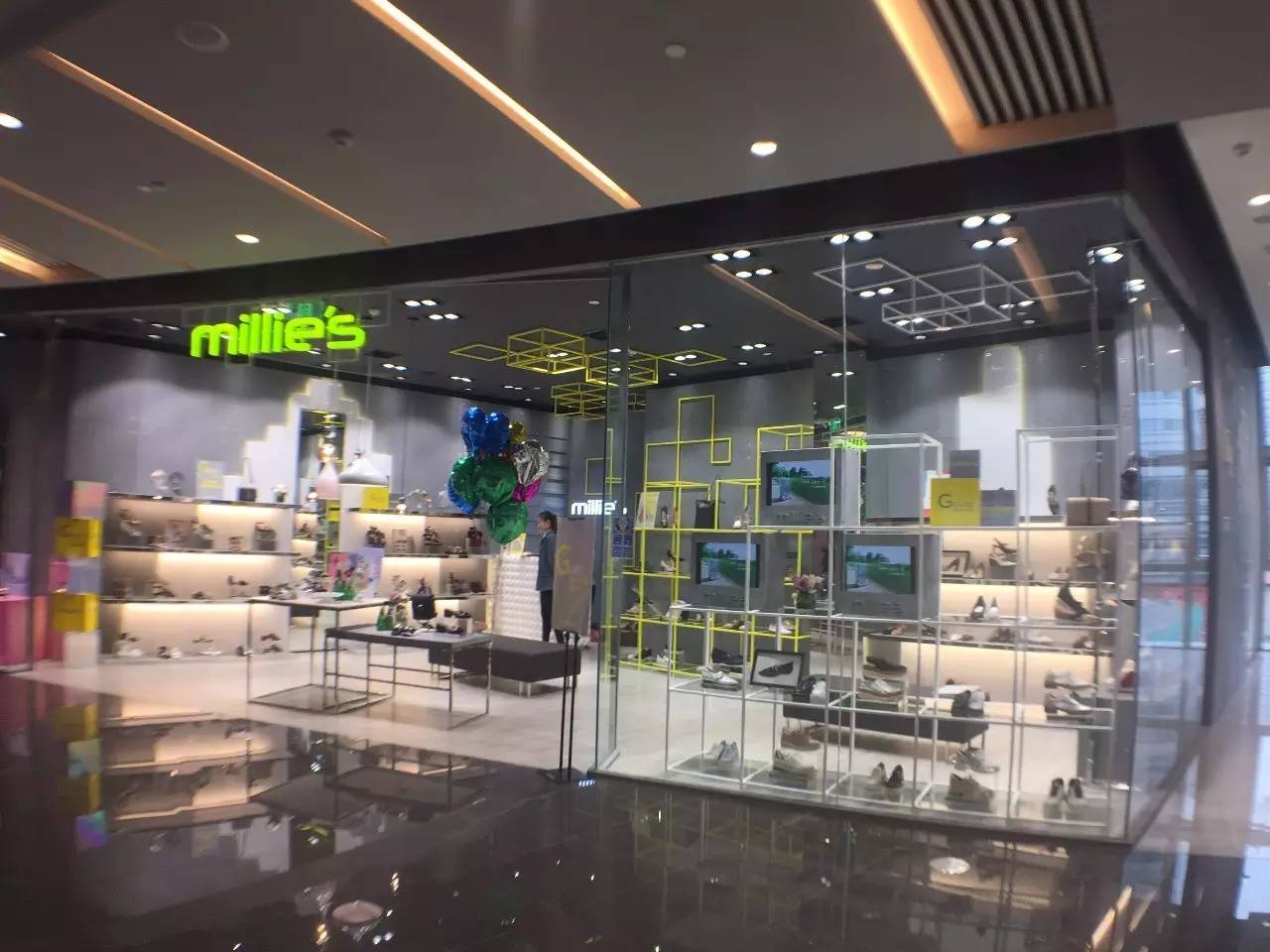 上海来福士是什么商场,魔都上海长宁来福士