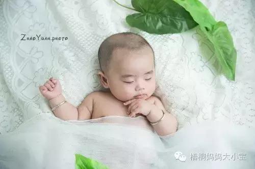 「桐妈原创」怎么判断奶水足够，宝宝吃饱？尿便体重干货推荐！