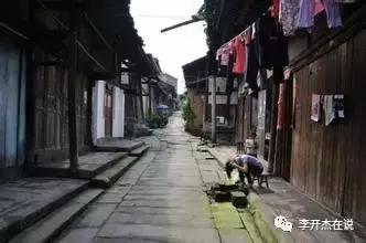 短篇小说湖水,失去记忆的小溪