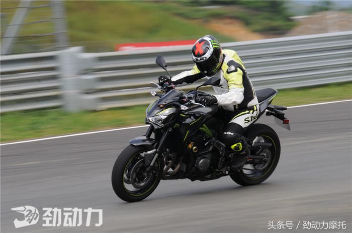 川崎z9002017款感受,川崎z900se和z900re区别