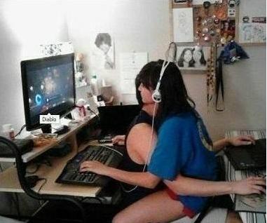 有个爱玩游戏的女友怎么办,女朋友爱玩游戏