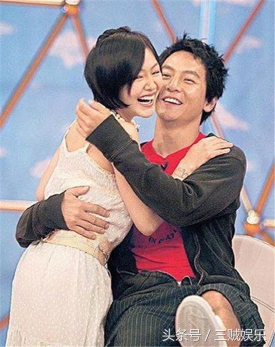 小s汪小菲甜蜜瞬间,小s跟大s给汪小菲洗脚