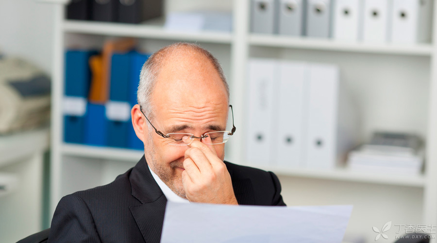 突然眼前一黑这是怎么回事,眼前突然一黑是什么情况