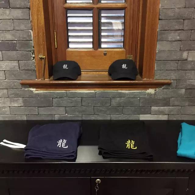 那些潮人喜欢在哪买衣服,潮人在哪挑衣服