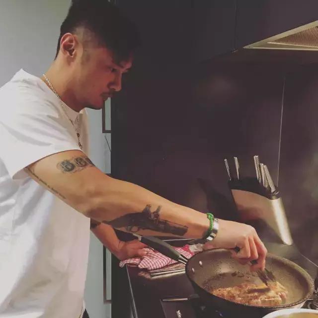 他是女人都想要的张志明，可是我更想要他的……