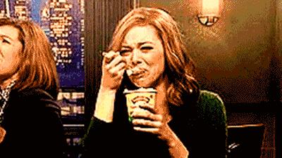 v领上衣时尚显瘦正肩遮肉款,显瘦又清凉