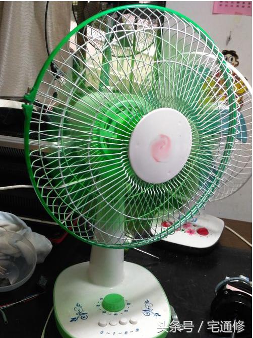 小台扇通电不转怎么办,台扇通电后不能转动的维修