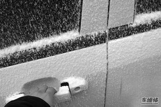 汽车遥控钥匙打不开车门的原因,汽车车门打不开机械钥匙也打不开