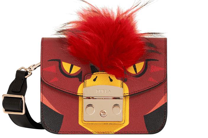 旅行如何搭配两个包包呢,夏季旅游包包搭配技巧