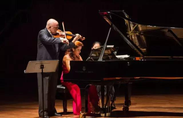 还坐什么地铁？坐上这趟最美公交，我宁愿堵成狗！