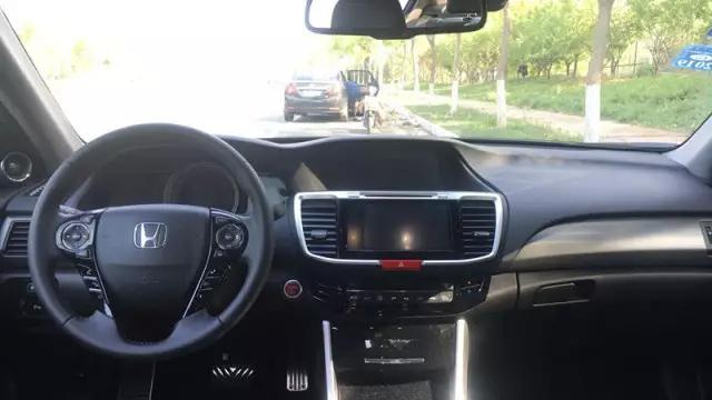 十代雅阁2.0t混动版试驾视频,混动雅阁爆发力