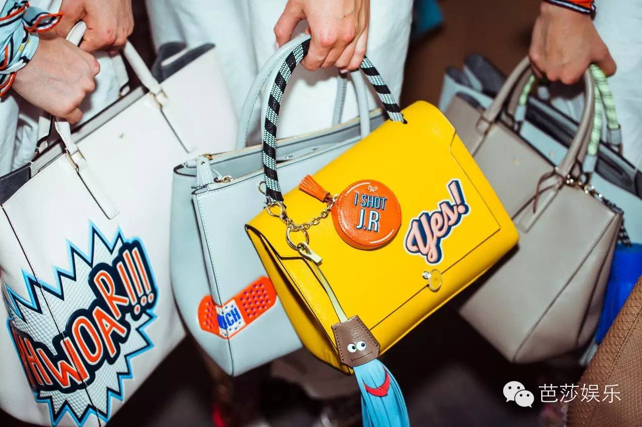 gigihadid私服都是神仙单品,gigihadid化妆包