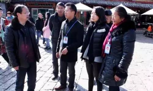 为保春运群众平安成都铁警在行动,三亚铁警为春运安全保驾护航