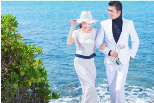 青岛拍婚纱照的工作室,山东青岛拍婚纱照要多少钱