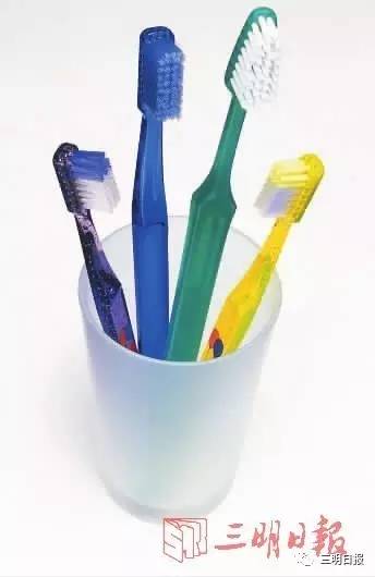 牙刷如何选择？电动牙刷有没有必要？看三明日报记者市场调查