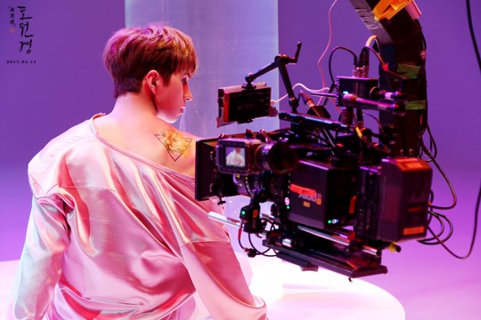 「VIXX」「盘点」170517名！不！虚！传！美丽温暖且神秘莫测的《桃源境》MV拍摄现场