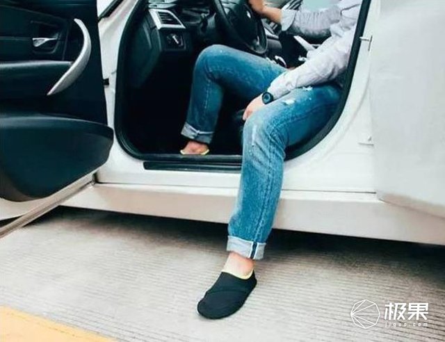 踩水速干跑步鞋,阿迪耐克袜子鞋